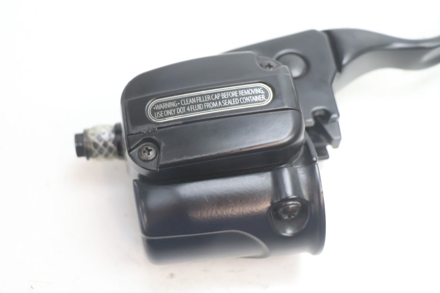 photo de BREMSPUMPE VORNE HARLEY DAVIDSON ROAD GLIDE FLTRXSE 1920 (2018 - 2022) - Detailansicht des Bauteils