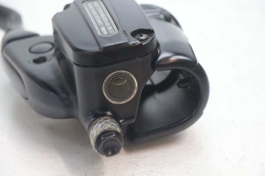 photo de BREMSPUMPE VORNE HARLEY DAVIDSON ROAD GLIDE FLTRXSE 1920 (2018 - 2022) - Details der Befestigungspunkte