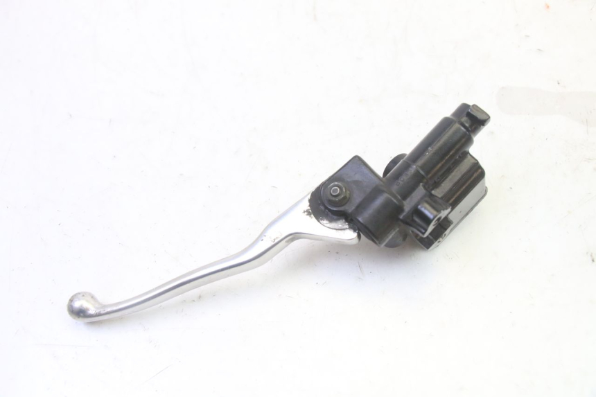 photo de VORDERER HAUPTBREMSZYLINDER GILERA RUNNER SP 50 (2009 - 2017) - Details der Befestigungspunkte