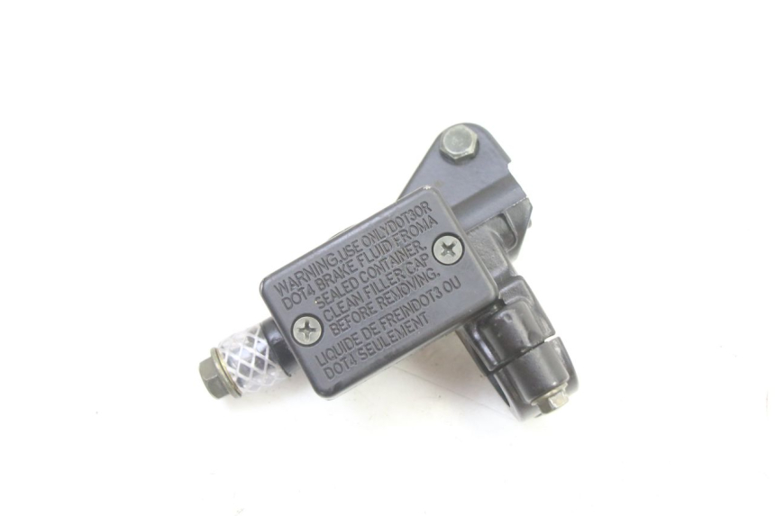 photo de VORDERER HAUPTBREMSZYLINDER APOLLO RXF 125 - Zoom auf Gebrauchszustand