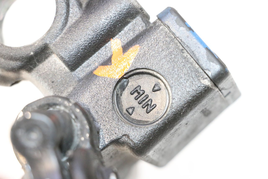 photo de BREMSPUMPE VORNE PEUGEOT SATELIS COMPRESSOR K15 125 (2006 - 2009) - Alternative Perspektive