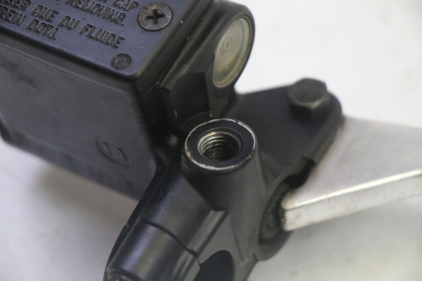 photo de VORDERER HAUPTBREMSZYLINDER PEUGEOT SATELIS 125 (2010 - 2012) - Alternative Perspektive