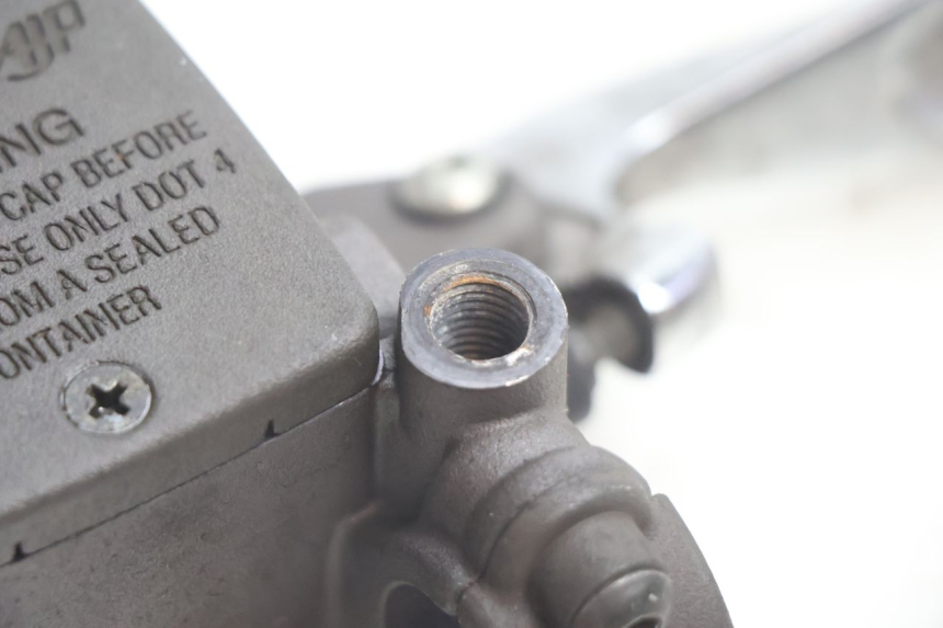 photo de VORDERER BREMSSATTEL PEUGEOT SATELIS 125 (2006 - 2009) - Zoom auf Gebrauchszustand