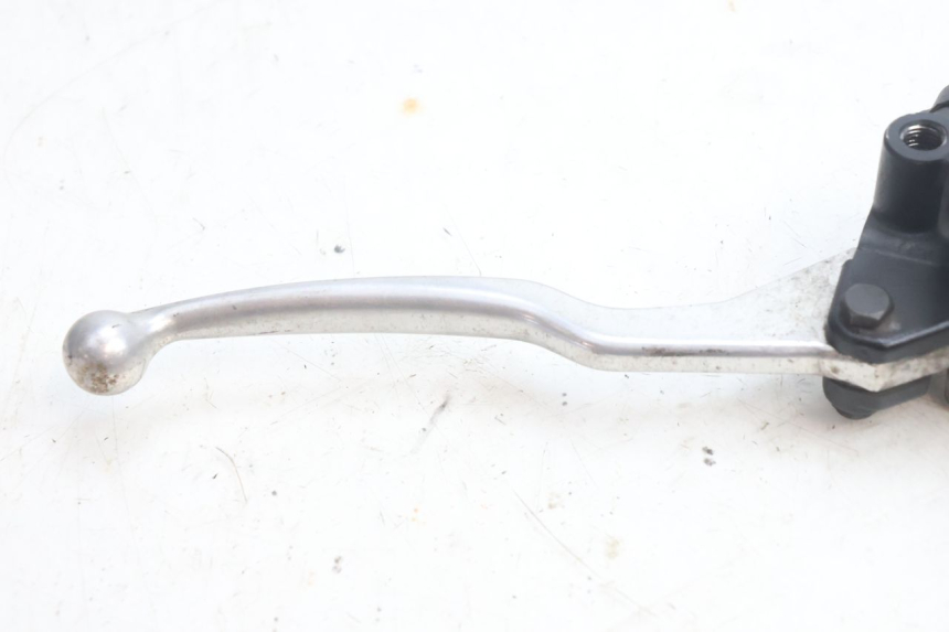 photo de VORDERER BREMSSATTEL PEUGEOT SATELIS 125 (2006 - 2009) - Details der Befestigungspunkte