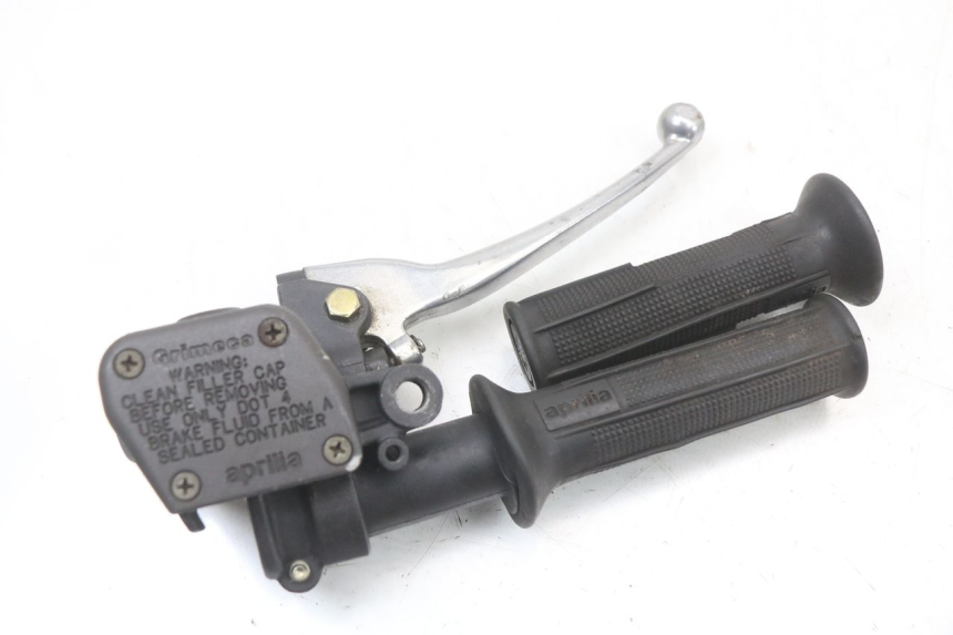 photo de BREMSPUMPE VORNE APRILIA SCARABEO GT 125 (1999 - 2007) - Hauptansicht