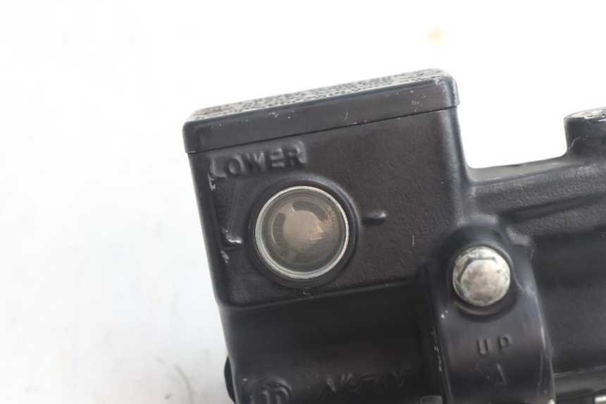 photo de BREMSPUMPE VORNE HONDA SH 125 (2001 - 2003) - Zoom auf Gebrauchszustand