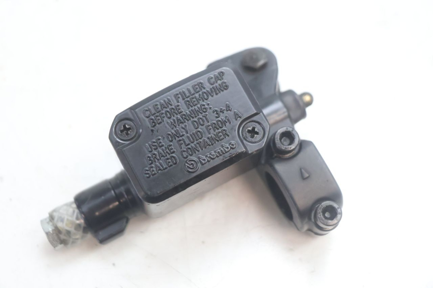 photo de BREMSPUMPE VORNE YAMAHA SLIDER 50 (1999 - 2004) - Technische Nahaufnahme
