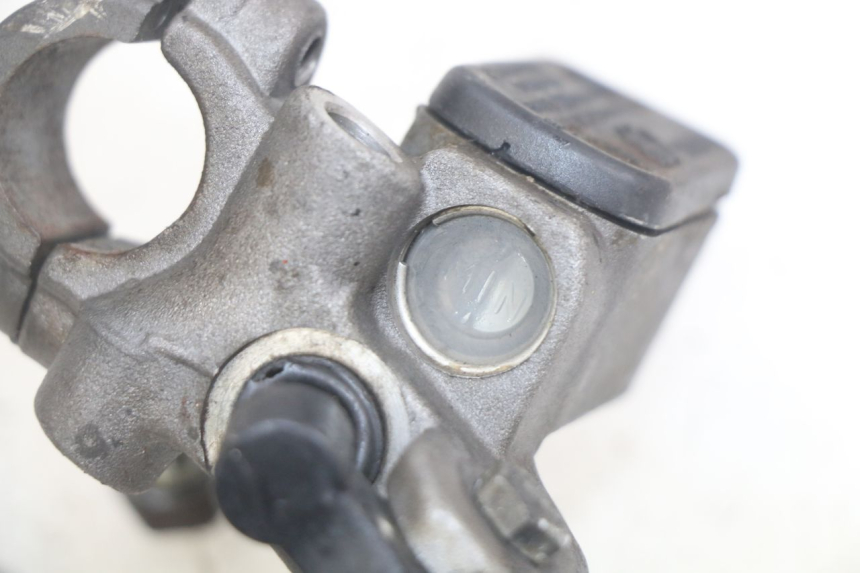 photo de VORDERER HAUPTBREMSZYLINDER PEUGEOT SPEEDFIGHT LC 50 (1996 - 2002) - Detailansicht des Bauteils