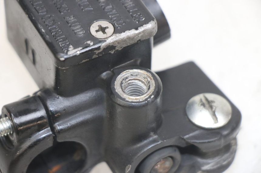 photo de VORDERER HAUPTBREMSZYLINDER APRILIA SR 2T 50 (2012 - 2017) - Zoom auf Gebrauchszustand