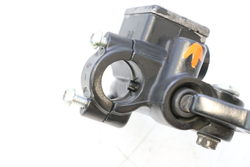 photo de BREMSPUMPE VORNE APRILIA SR MOTARD 50 (2012 - 2018) - Details der Befestigungspunkte