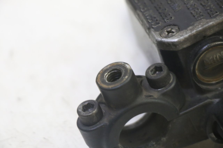 photo de VORDERER HAUPTBREMSZYLINDER APRILIA SR R 2T LC 50 (2018 - 2021) - Technische Nahaufnahme