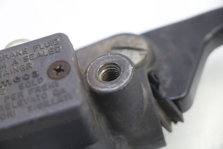 photo de BREMSPUMPE VORNE PIAGGIO SUPER LX 125 (2000 - 2003) - Alternative Perspektive