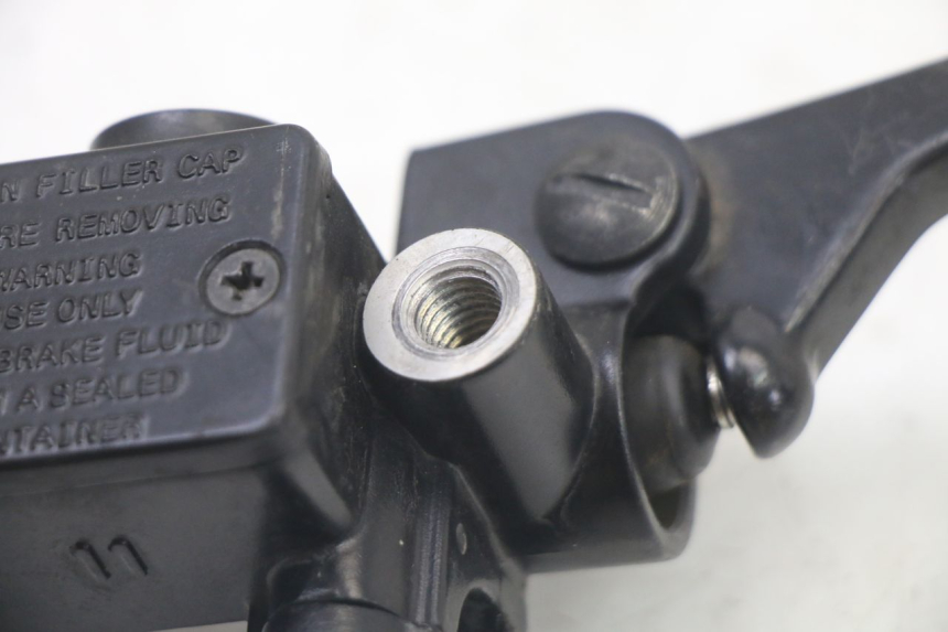 photo de VORDERER HAUPTBREMSZYLINDER APRILIA SXR 50 (2021 - 2023) - Alternative Perspektive