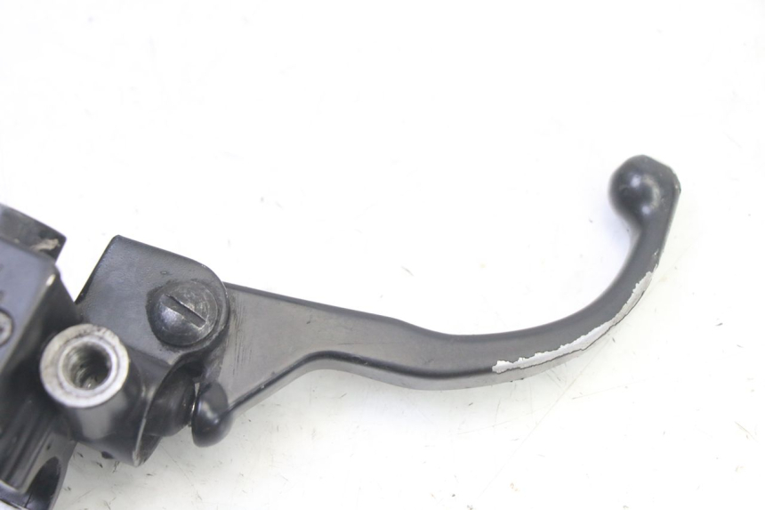 photo de VORDERER HAUPTBREMSZYLINDER APRILIA SXR 50 (2021 - 2023) - Zoom auf Gebrauchszustand