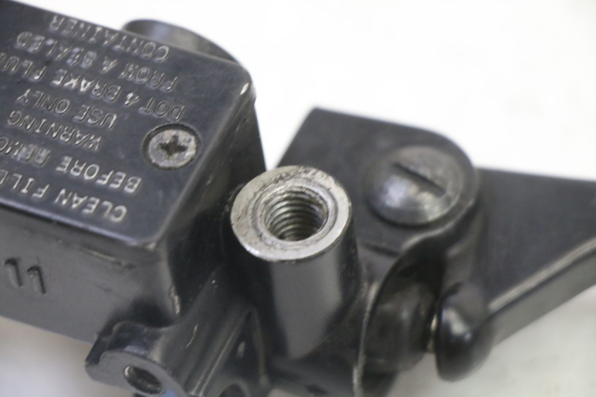 photo de VORDERER HAUPTBREMSZYLINDER APRILIA SXR 50 (2021 - 2023) - Alternative Perspektive