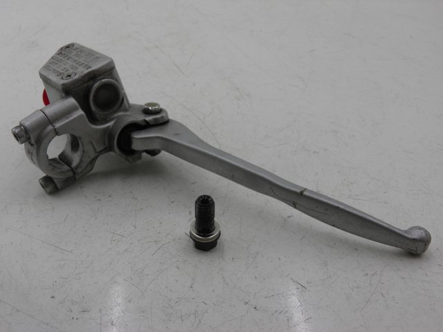 photo de BREMSPUMPE VORNE SYM MIO 50 (2005 - 2010) - Detailansicht des Bauteils