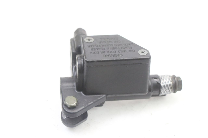 photo de VORDERER HAUPTBREMSZYLINDER SYM ORBIT 2 4T 50 (2008 - 2017) - Detailansicht des Bauteils