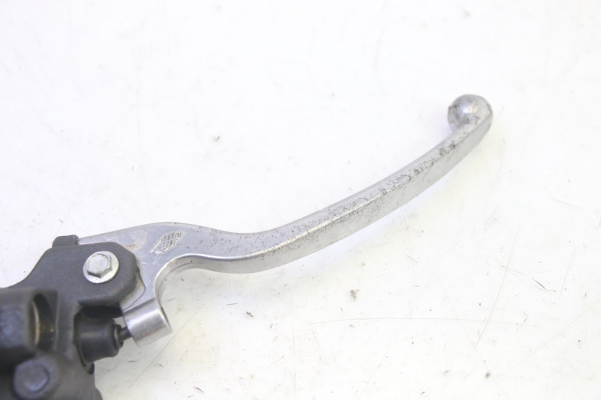 photo de BREMSPUMPE VORNE YAMAHA TZR 50 (2008 - 2016) - Zoom auf Gebrauchszustand