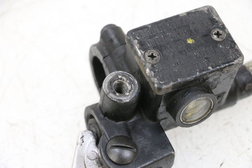 photo de VORDERER BREMSSATTEL PIAGGIO VESPA GTS SUPER IE 125 (2009 - 2016) - Details der Befestigungspunkte