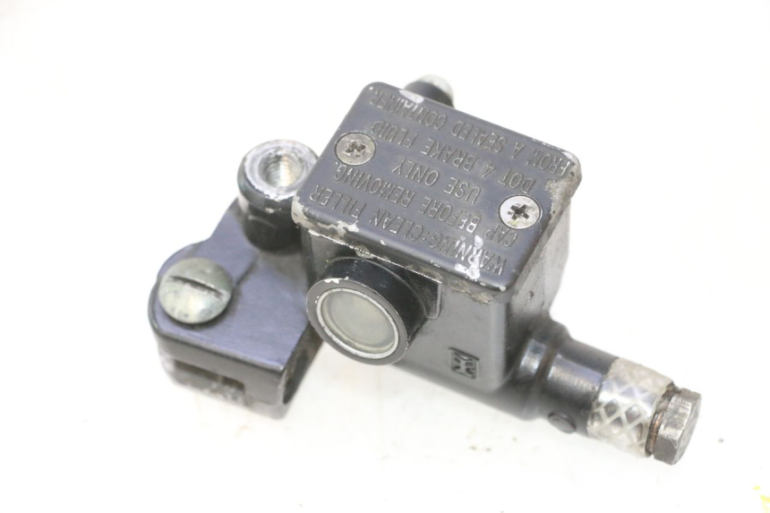 photo de VORDERER HAUPTBREMSZYLINDER PIAGGIO VESPA LX 2T 50 (2005 - 2013) - Hauptansicht