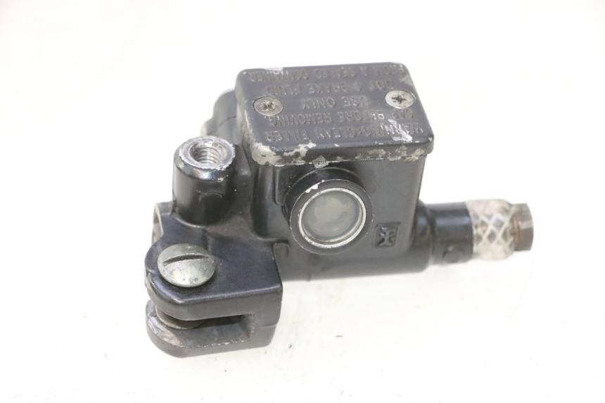 photo de VORDERER HAUPTBREMSZYLINDER PIAGGIO VESPA LX 2T 50 (2005 - 2013) - Technische Nahaufnahme