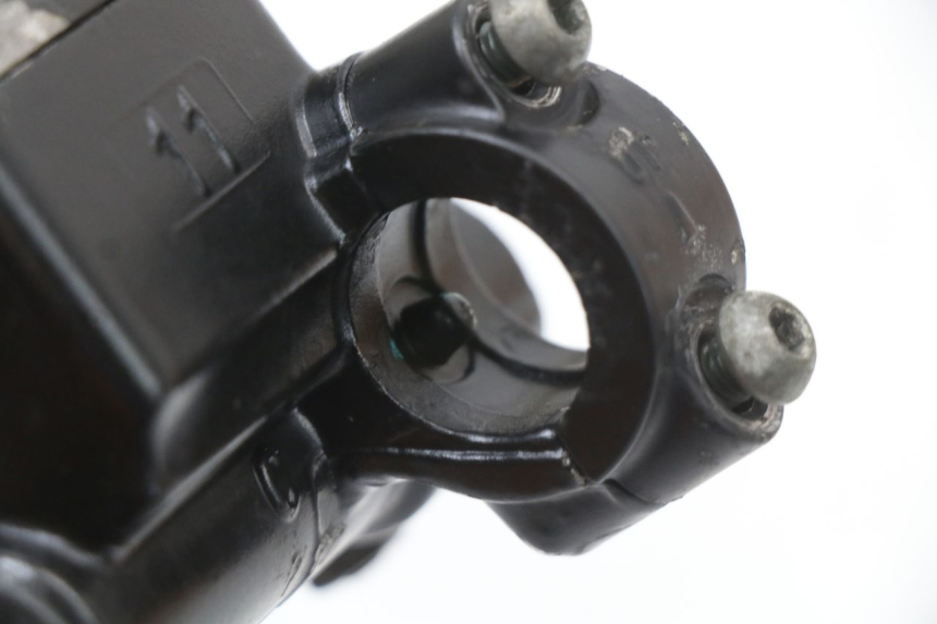 photo de VORDERER BREMSSATTEL PIAGGIO VESPA S 2T 50 (2007 - 2014) - Details der Befestigungspunkte