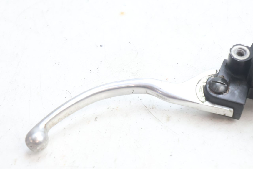 photo de VORDERER BREMSSATTEL PIAGGIO VESPA S 2T 50 (2007 - 2014) - Details der Befestigungspunkte