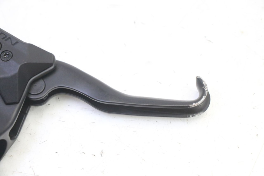 photo de VORDERER HAUPTZYLINDER DUALTRON VICTOR LIMITED 1 - Alternative Perspektive