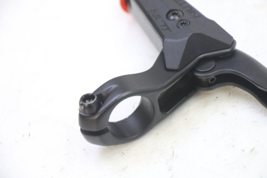 photo de VORDERER HAUPTZYLINDER DUALTRON VICTOR LIMITED 1 - Technische Nahaufnahme