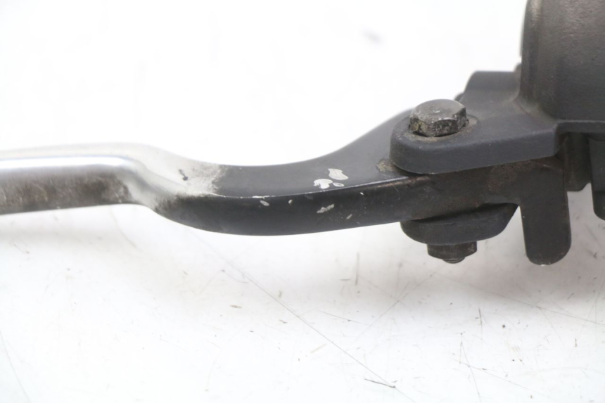 photo de VORDERER HAUPTBREMSZYLINDER YAMAHA XMAX X-MAX 125 (2006 - 2009) - Technische Nahaufnahme