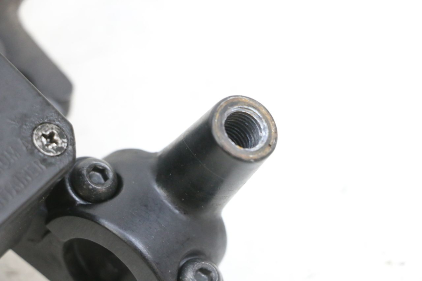 photo de VORDERER BREMSSATTEL YAMAHA X-MAX XMAX 125 (2010 - 2013) - Zoom auf Gebrauchszustand