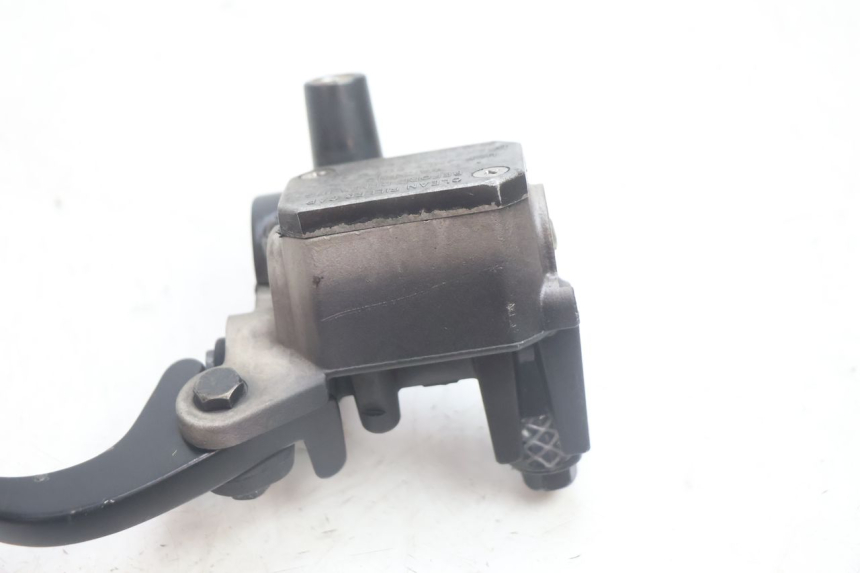 photo de VORDERER BREMSSATTEL YAMAHA X-MAX XMAX 125 (2010 - 2013) - Details der Befestigungspunkte
