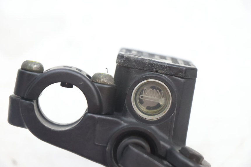 photo de BREMSPUMPE VORNE PIAGGIO X8 STREET 125 (2006 - 2007) - Details der Befestigungspunkte