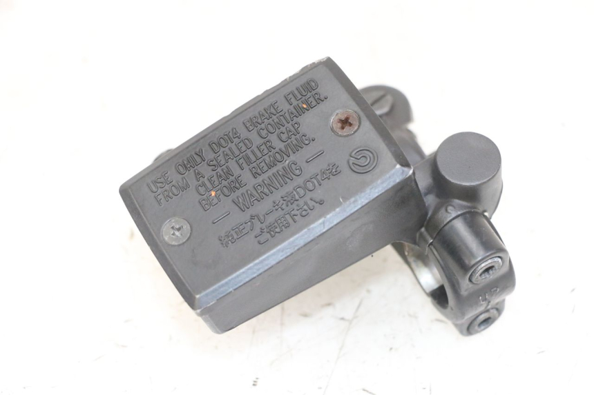 photo de BREMSPUMPE VORNE YAMAHA XJ6 ABS 600 (2008 - 2016) - Technische Nahaufnahme