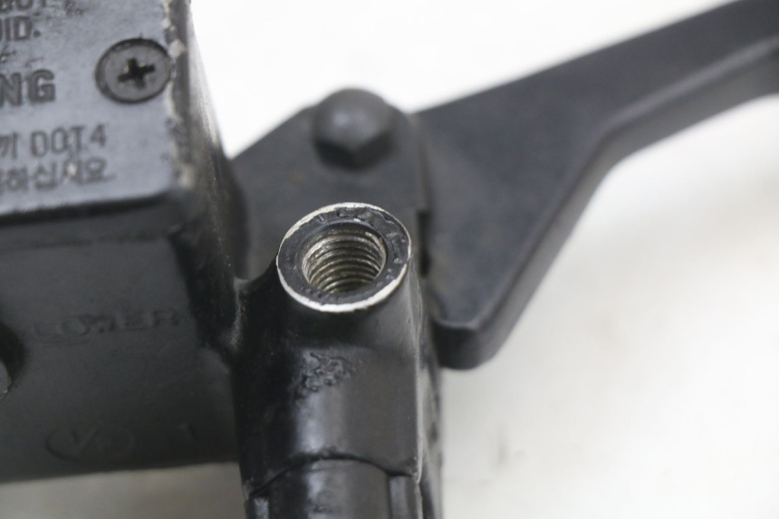 photo de Bremspumpe vorn HYOSUNG XRX 125 (2000 - 2008) - Zoom auf Gebrauchszustand