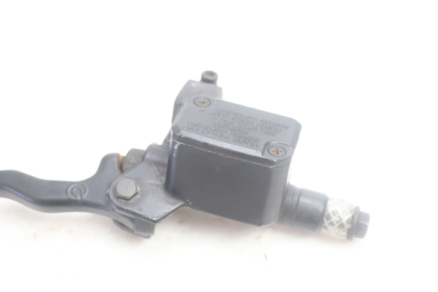 photo de VORDERER HAUPTBREMSZYLINDER YAMAHA YP MAJESTY 125 (2002 - 2006) - Details der Befestigungspunkte