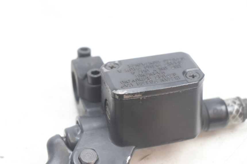 photo de VORDERER HAUPTBREMSZYLINDER YAMAHA YP MAJESTY 125 (2002 - 2006) - Kennzeichnungen und Originalreferenzen