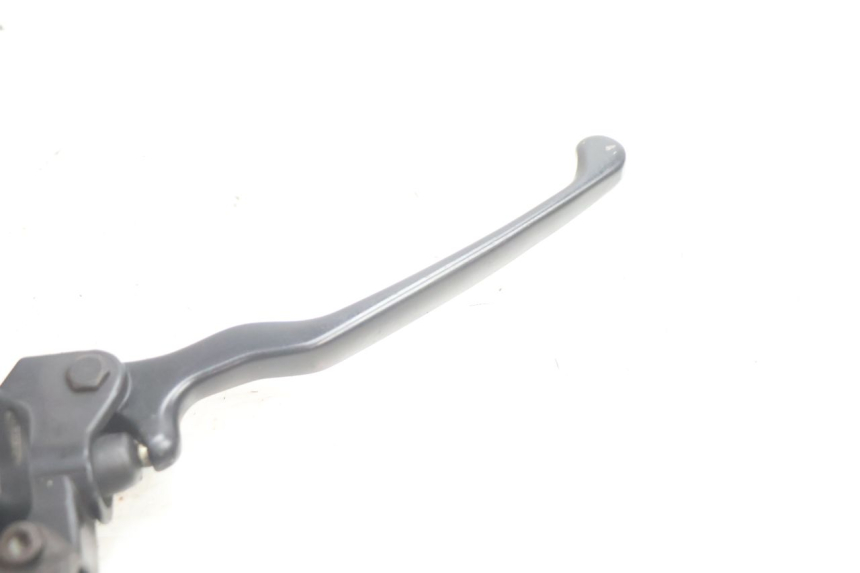 photo de VORDERER HAUPTBREMSZYLINDER YAMAHA YP MAJESTY 125 (2002 - 2006) - Zoom auf Gebrauchszustand