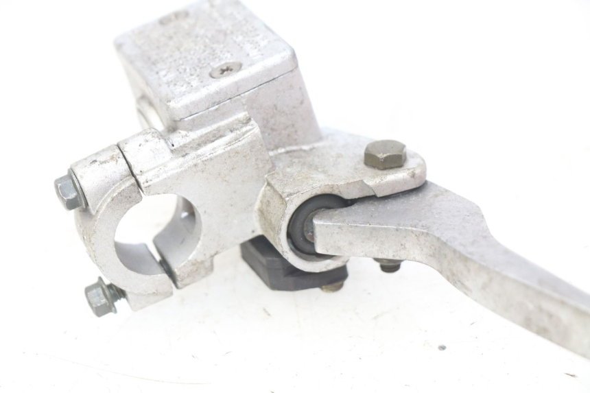 photo de VORDERER HAUPTBREMSZYLINDER YIYING YY50QT-10 50 (2007 - 2022) - Technische Nahaufnahme