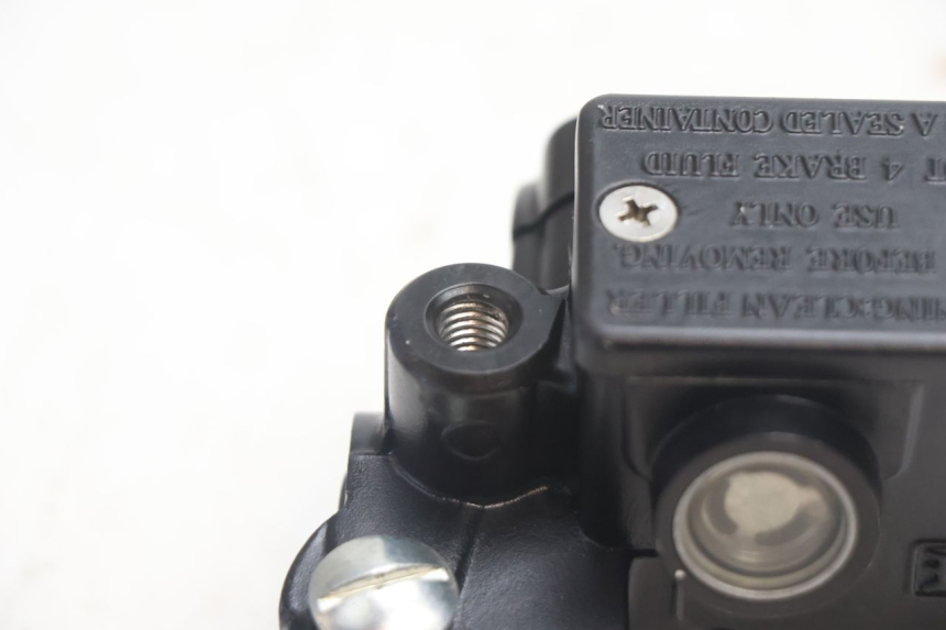 photo de VORDERER BREMSSATTEL PIAGGIO ZIP 2T 50 (2009 - 2019) - Alternative Perspektive