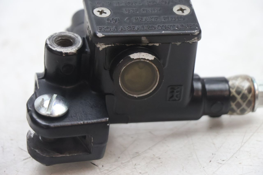 photo de VORDERER BREMSSATTEL PIAGGIO ZIP 2T 50 (2009 - 2019) - Details der Befestigungspunkte