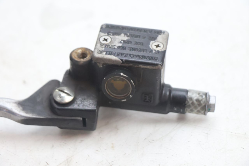 photo de VORDERER BREMSSATTEL PIAGGIO ZIP 4T 50 (2018 - 2020) - Details der Befestigungspunkte