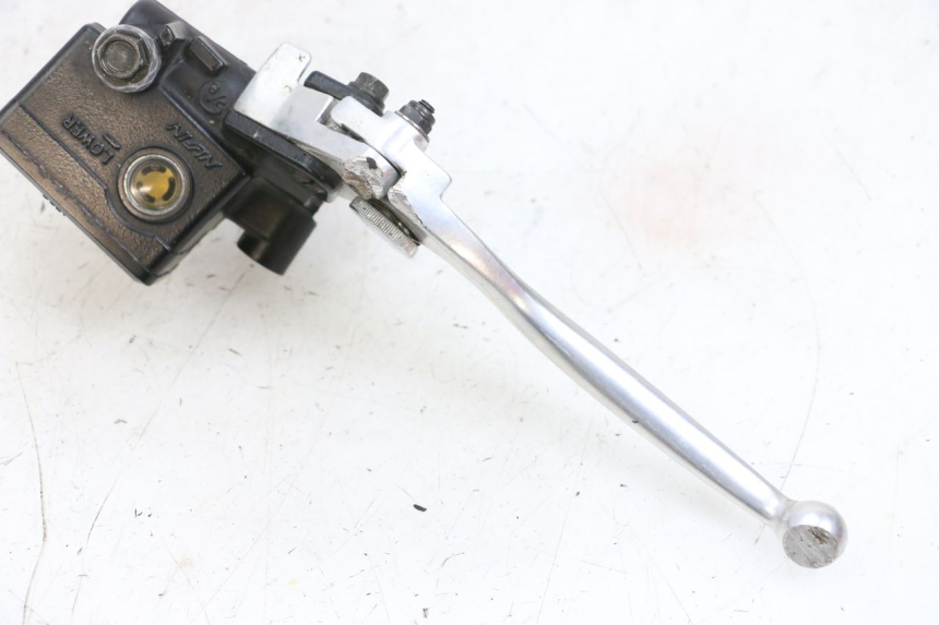 photo de BREMSPUMPE VORNE KAWASAKI ZR 7 750 (1999 - 2004) - Detailansicht des Bauteils