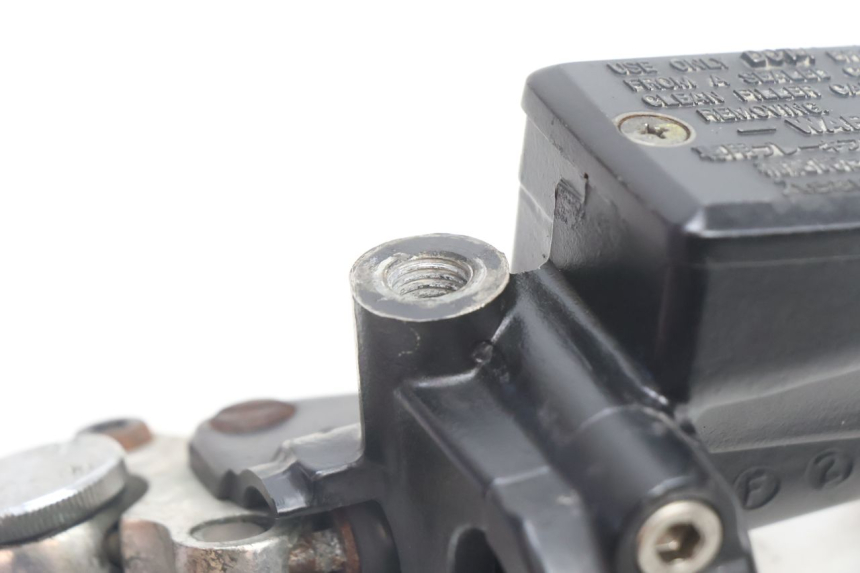 photo de KUPPLUNGSPUMPE YAMAHA XJR 1300 (1998 - 2002) - Alternative Perspektive