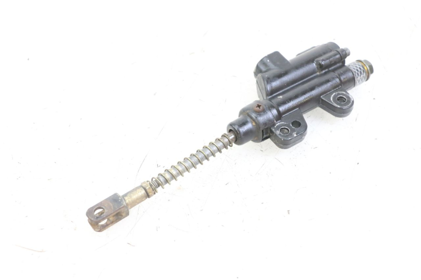 photo de HAUPTBREMSZYLINDER HINTEN APOLLO RFZ 125 - Zoom auf Gebrauchszustand