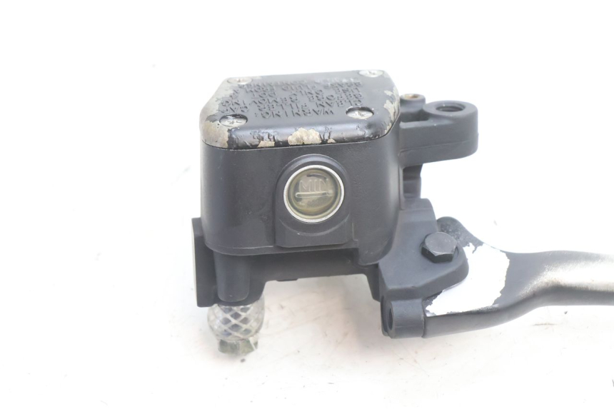 photo de BREMSPUMPE HINTEN APRILIA ATLANTIC S 125 (2010 - 2013) - Details der Befestigungspunkte