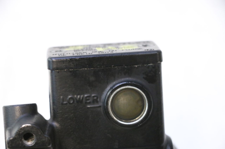 photo de HAUPTBREMSZYLINDER HINTEN SUZUKI BURGMAN 125 (2007 - 2014) - Zoom auf Gebrauchszustand