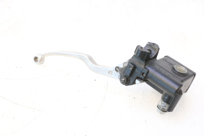 photo de HAUPTBREMSZYLINDER HINTEN SUZUKI BURGMAN 125 (2007 - 2014) - Details der Befestigungspunkte