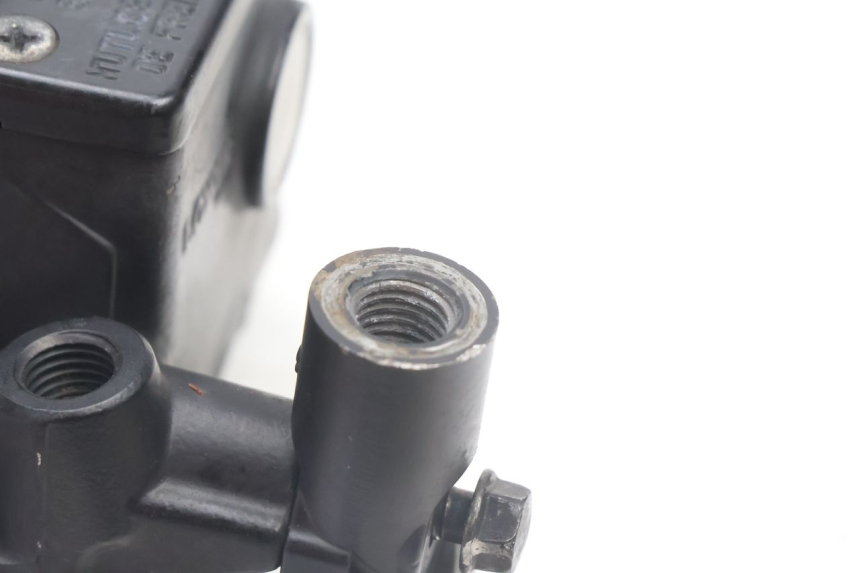 photo de HAUPTBREMSZYLINDER HINTEN SUZUKI BURGMAN 125 (2007 - 2014) - Technische Nahaufnahme