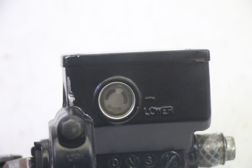 photo de BREMSPUMPE HINTEN SUZUKI BURGMAN EXECUTIVE ABS 650 (2006 - 2012) - Alternative Perspektive